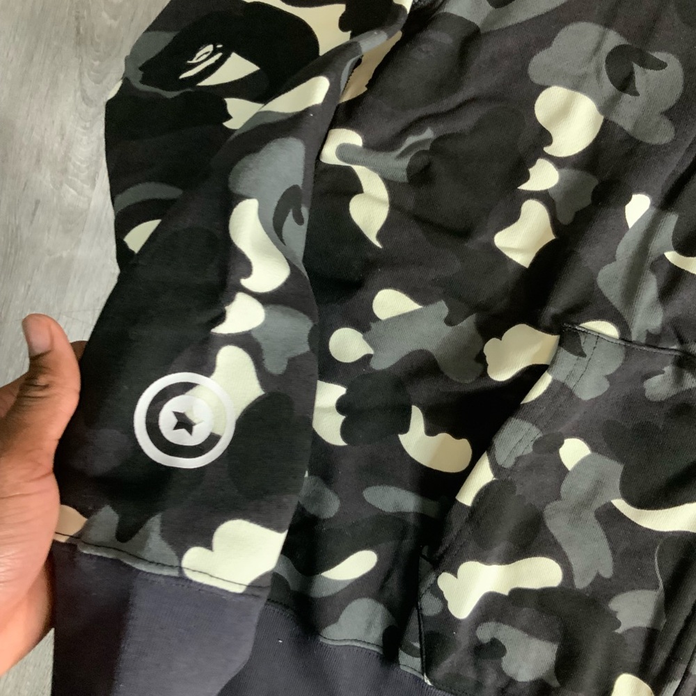 A Bathing Ape Shark Hoodie - Picture 6 of 12